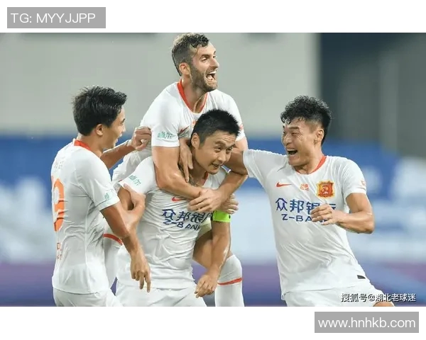 广州篮球队的蜕变之旅:从传统强队到现代职业化的转型探索 广州篮球队的蜕变之旅:从传统强队到现代职业化的转型探索