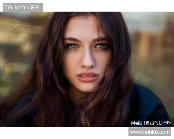 欧洲足球明星太太们的生活与风采揭秘:她们如何在荣耀与挑战中平衡家庭与事业 欧洲足球明星太太们的生活与风采揭秘:她们如何在荣耀与挑战中平衡家庭与事业