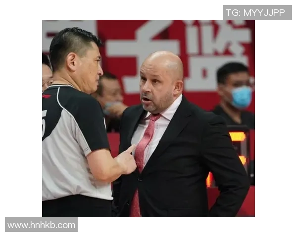 重庆篮球队防反战术革新探讨助力球队崛起与发展之路 重庆篮球队防反战术革新探讨助力球队崛起与发展之路